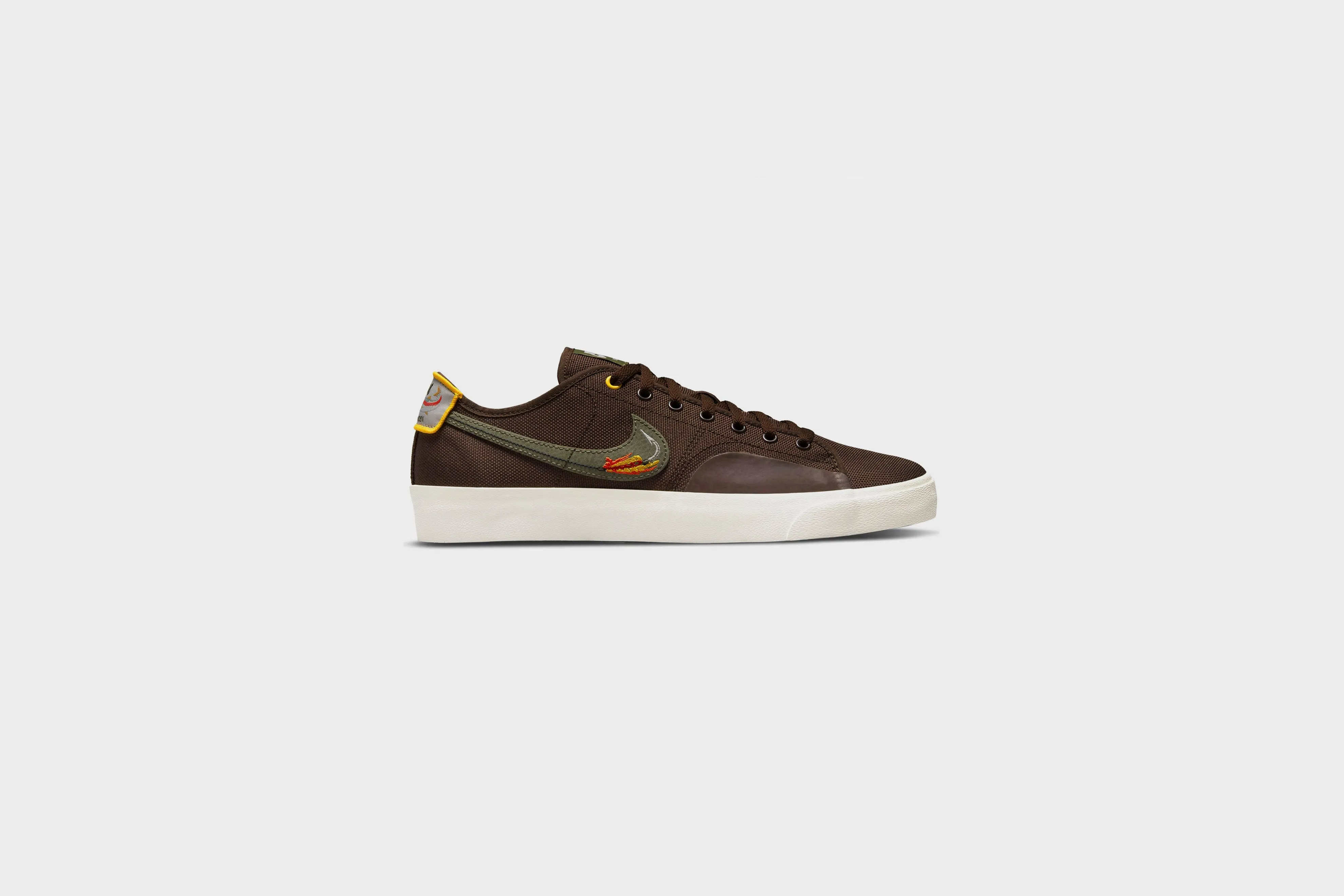 Nike SB BLZR Court DVDL (Baroque Brown/Light Bone/Dark Sulfur/Medium Olive)