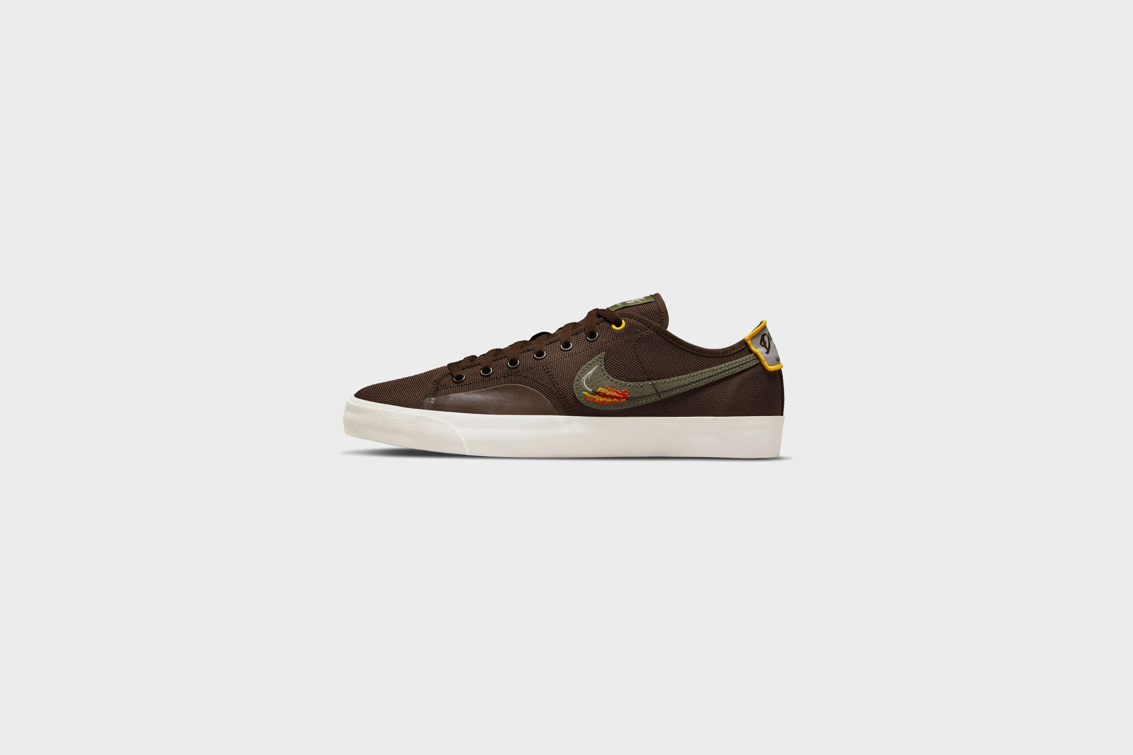 Nike SB BLZR Court DVDL (Baroque Brown/Light Bone/Dark Sulfur/Medium Olive)